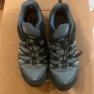 Solomon women’s hiking shoes